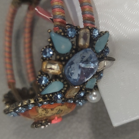 Betsey Johnson PRINCESS KITTY HINGED BRACELET - Picture 10 of 11